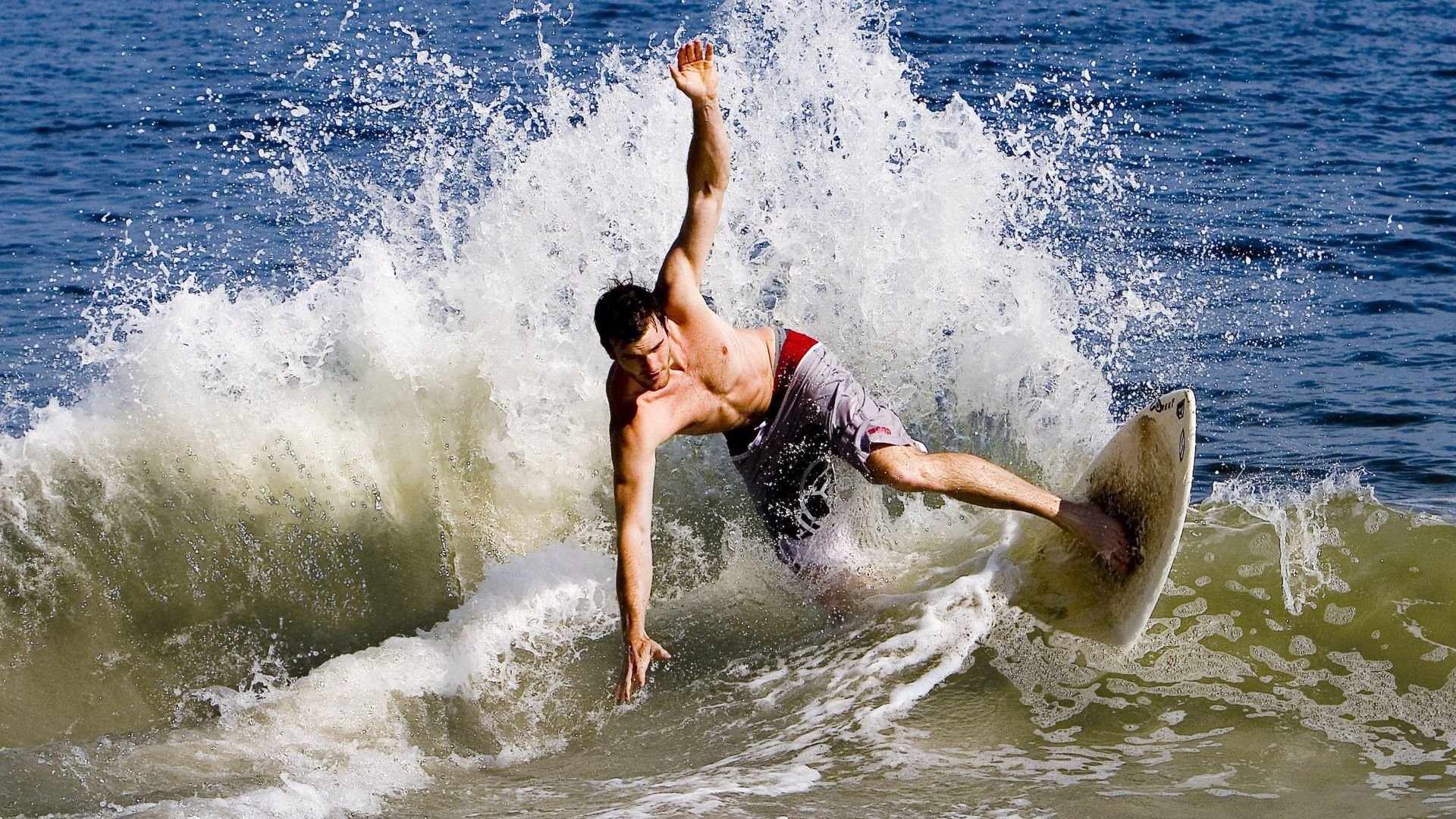 自由泳预赛瑞士选手全部晋级，4×200自由泳预赛